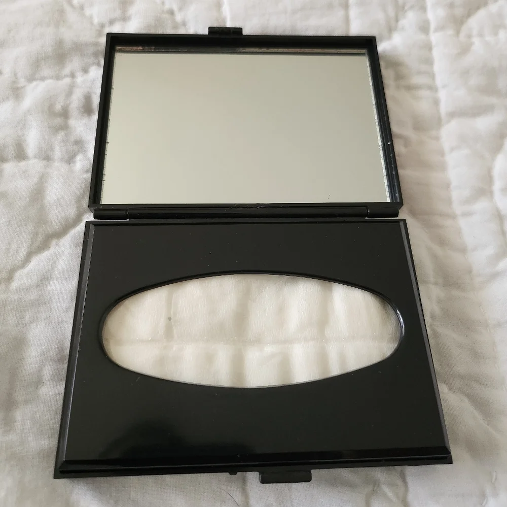 VTG Tissue Case with Makeup Mirror - Picture 5 of 8